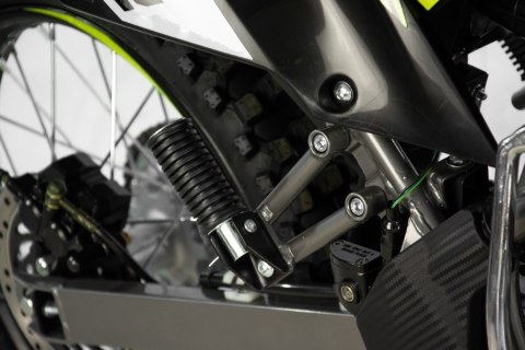 Cross ASIX DEFENDER 250 4T żółty