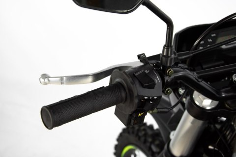 Cross ASIX DEFENDER 250 4T żółty